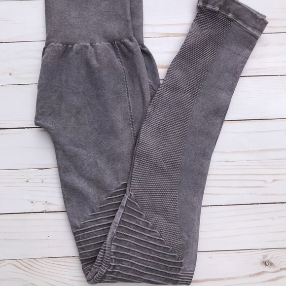 Nikibiki Moto Leggings In Vintage Shark Gray Color - Picture 5 of 8